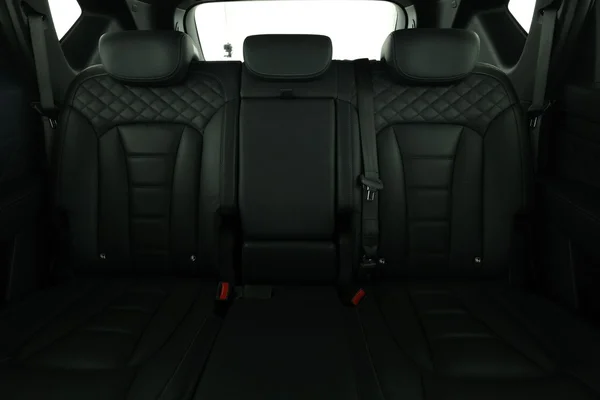 Ssangyong Rexton (2018) — foto 6 van 16