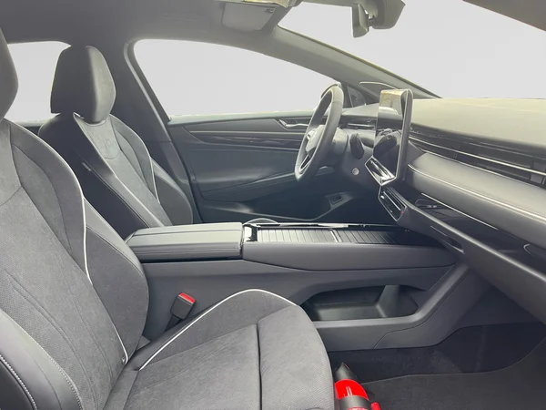 VOLKSWAGEN ID.7 Tourer (2026) — foto 3 van 16