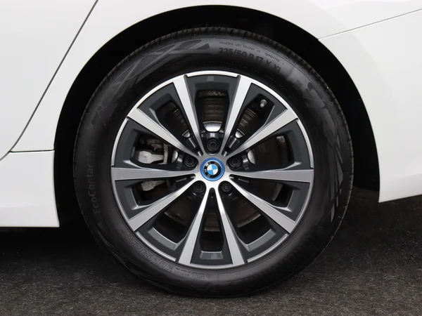 BMW 330 (2022) — foto 7 van 34