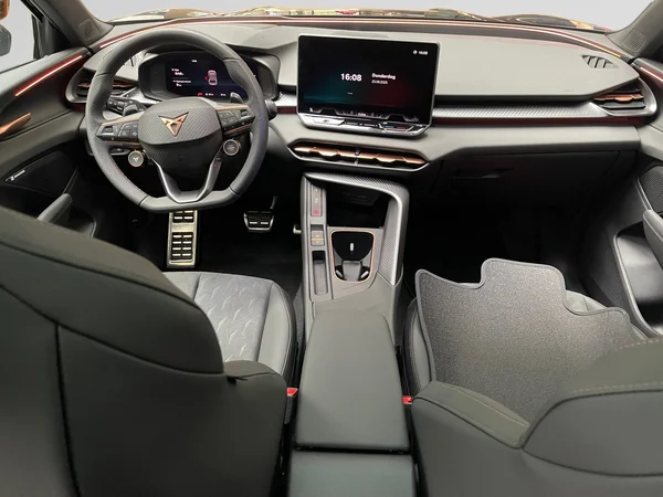 CUPRA Terramar e-Hybrid (PHEV) (2025) — foto 5 van 16