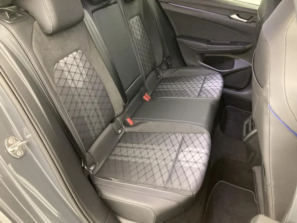 VOLKSWAGEN Golf VIII (2025) — foto 16 van 36