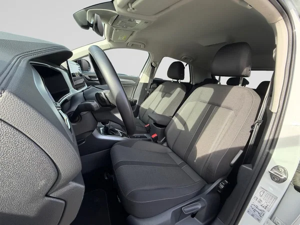 VOLKSWAGEN T-Roc (2023) — foto 2 van 24
