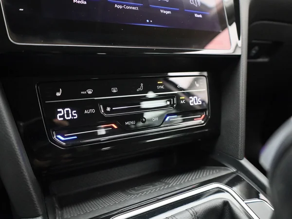 Volkswagen Passat (2022) — foto 18 van 44
