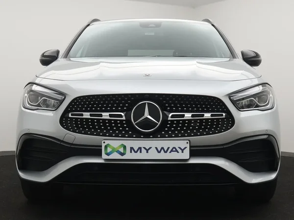 Mercedes-Benz GLA (2022) — foto 22 van 29