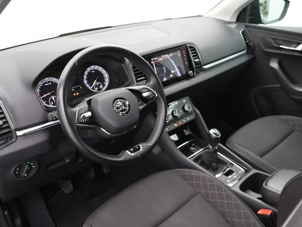 Škoda Karoq (2021) — foto 8 van 25