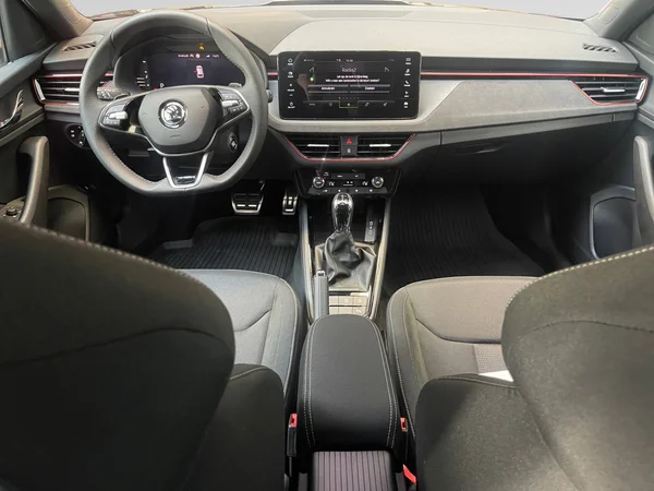 SKODA Kamiq (2025) — foto 2 van 12