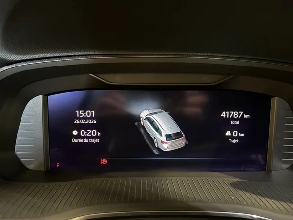 SKODA Octavia Combi PHEV (2024) — foto 5 van 23