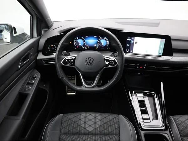 VOLKSWAGEN Golf VIII SW (2024) — foto 5 van 22