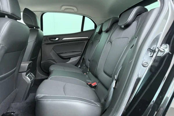 Renault Megane Berline Phase II (2021) — foto 27 van 28