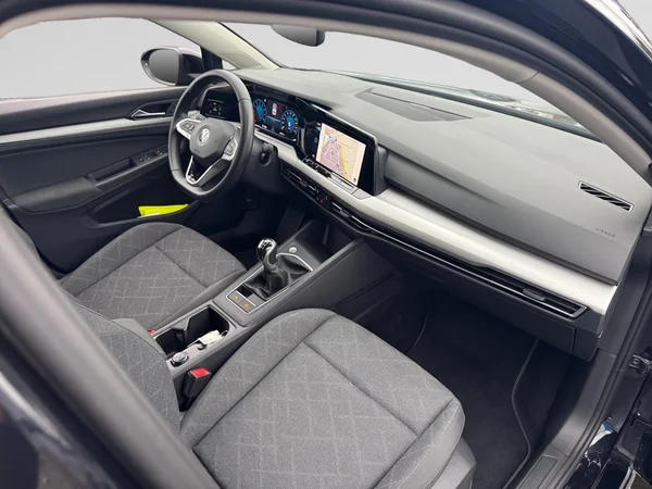 VOLKSWAGEN Golf VIII (2022) — foto 18 van 19