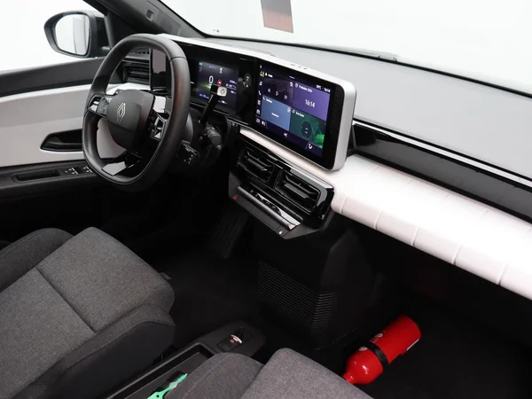 RENAULT e-R5 E-Tech (2025) — foto 11 van 15
