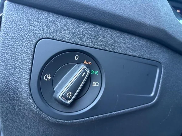 VOLKSWAGEN Tiguan (2022) — foto 17 van 30