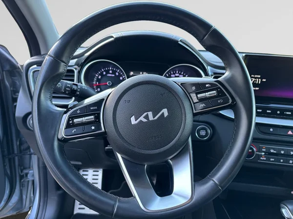 KIA Ceed SW (2022) — foto 4 van 24