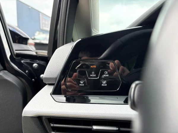 VOLKSWAGEN Golf VIII (2021) — foto 7 van 15