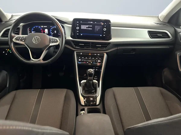 VOLKSWAGEN T-Roc (2022) — foto 4 van 29