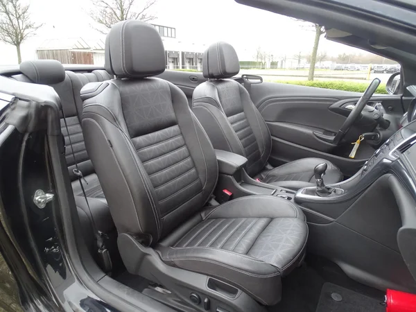 Opel Cascada (2018) — foto 5 van 27