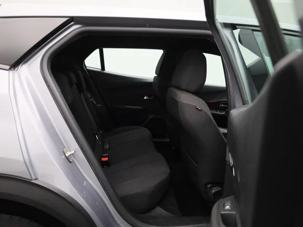 Peugeot e-2008 (2023) — foto 29 van 43