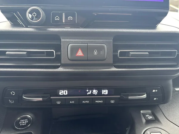 Fiat Doblò (2025) — foto 10 van 22