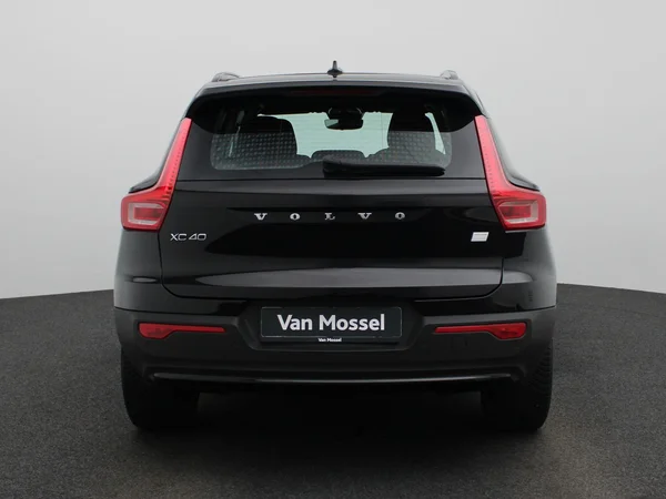 Volvo XC40 (2023) — foto 35 van 39