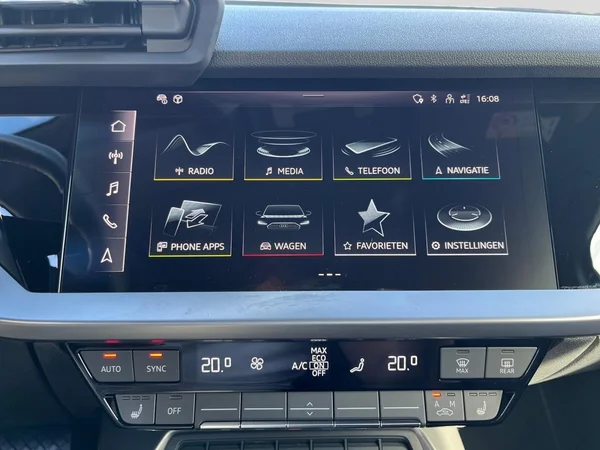 AUDI A3 Sportback (2024) — foto 3 van 21