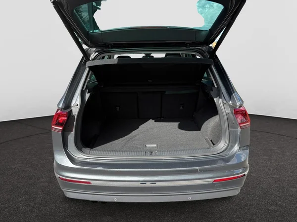 VOLKSWAGEN Tiguan (2019) — foto 11 van 22
