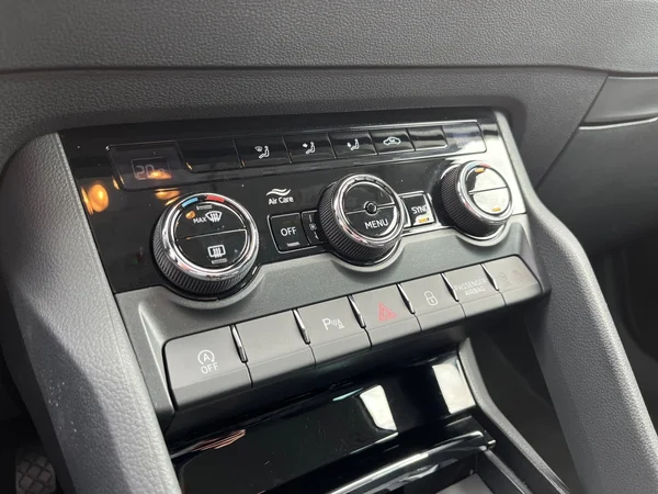 SKODA Karoq (2025) — foto 5 van 22