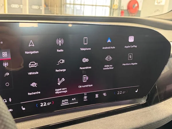 AUDI Q6 e-tron (2026) — foto 11 van 15