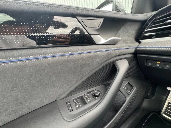 VOLKSWAGEN Passat Variant eHybrid (PHEV) (2026) — foto 4 van 18