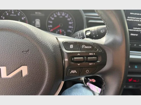 Kia RIO (2022) — foto 9 van 24