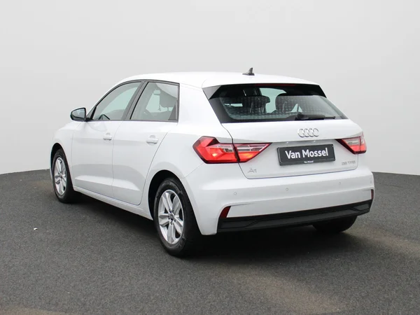 Audi A1 Sportback (2023) — foto 12 van 39