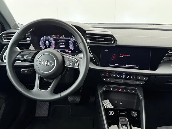 AUDI A3 Sportback (2025) — foto 14 van 18
