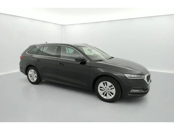 SKODA Octavia Combi (2021) — foto 6 van 35