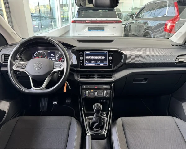 Volkswagen T-Cross (2022) — foto 17 van 30