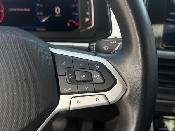 VOLKSWAGEN T-Roc (2023) — foto 2 van 20