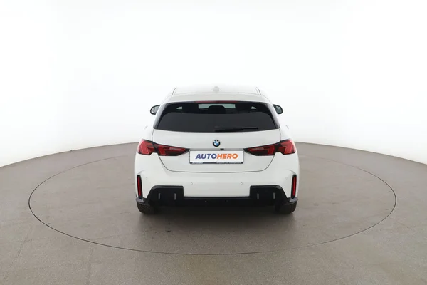 BMW 1-serie (2024) — foto 11 van 16