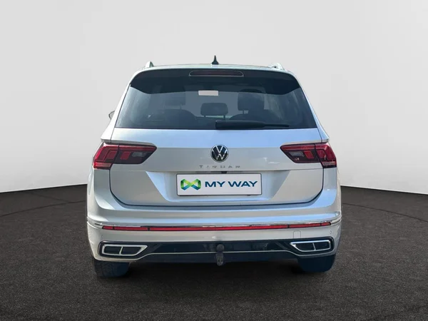 VOLKSWAGEN Tiguan (2021) — foto 19 van 24