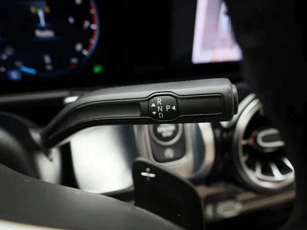 Mercedes-Benz GLB (2021) — foto 15 van 45