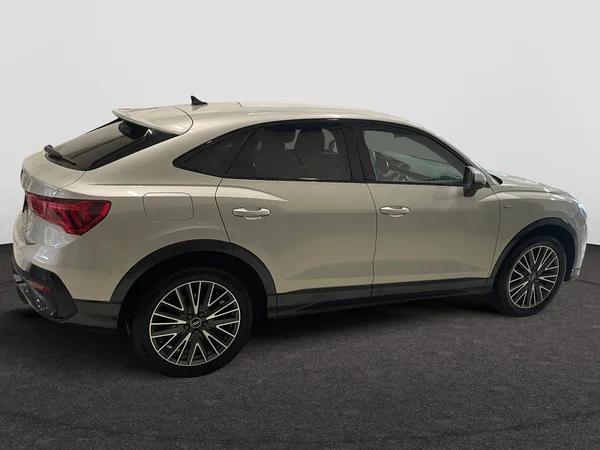 AUDI Q3 Sportback (2023) — foto 16 van 20