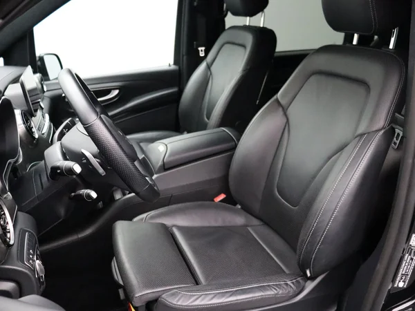 Mercedes-Benz V-Klasse (2024) — foto 15 van 36