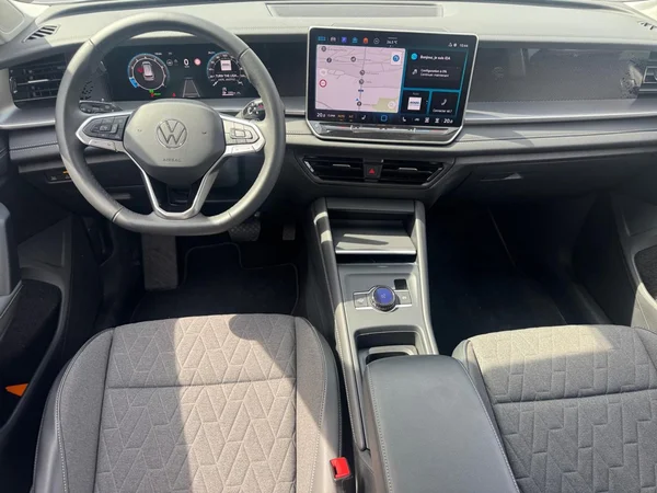 VOLKSWAGEN Tayron (2025) — foto 2 van 24