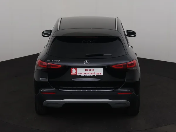 MERCEDES GLA 180 (2023) — foto 26 van 29