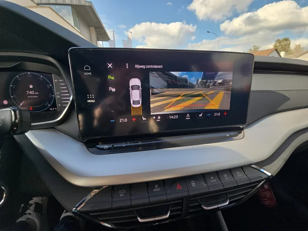 SKODA Octavia (2023) — foto 17 van 24
