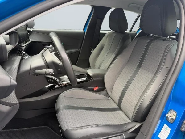PEUGEOT 208 Dsl (2020) — foto 2 van 31