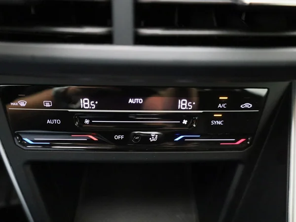 Volkswagen Polo (2023) — foto 11 van 38