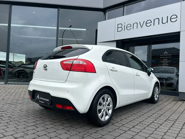 Kia Rio (2013) — foto 13 van 18