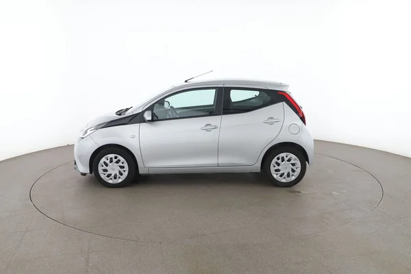 Toyota Aygo (2022) — foto 9 van 16