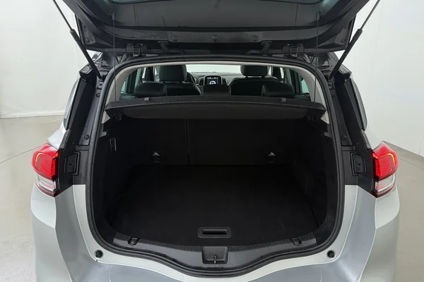 Renault Grand Scenic (2019) — foto 14 van 18