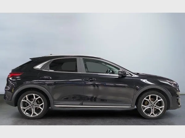 Kia XCEED (2022) — foto 28 van 33