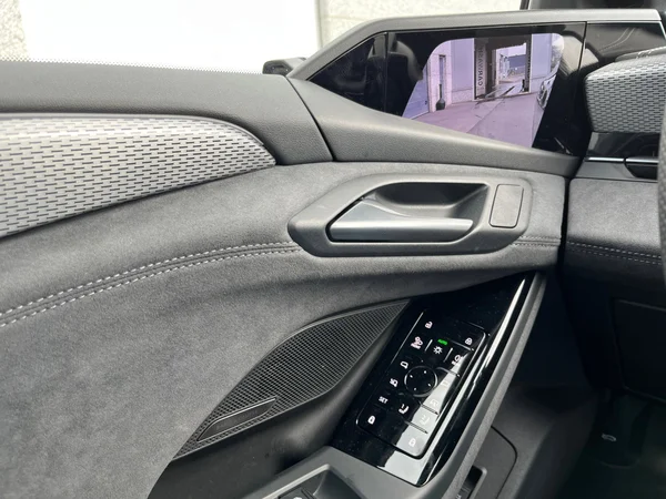 AUDI A6 Avant e-tron (2025) — foto 16 van 24