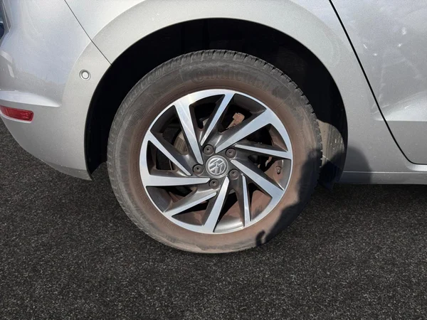 VOLKSWAGEN Golf Sportsvan (2017) — foto 13 van 20